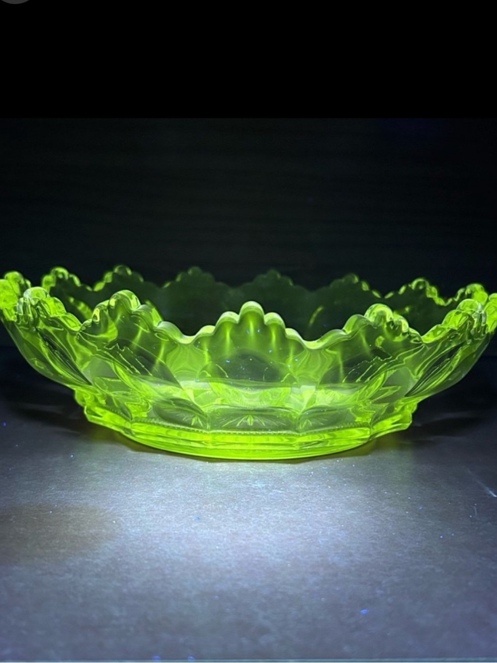 Antique EAPG Clear Manganese Glass Bowl – Scalloped Edge, UV Reactive 9”